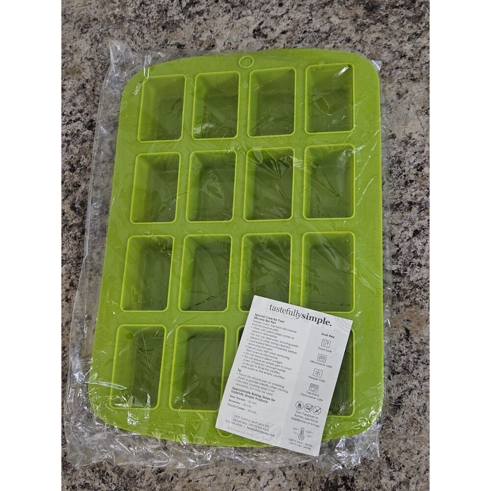 NIP Tastefully Simple Green Silicone Bar Pan 16 Rectangular Bars